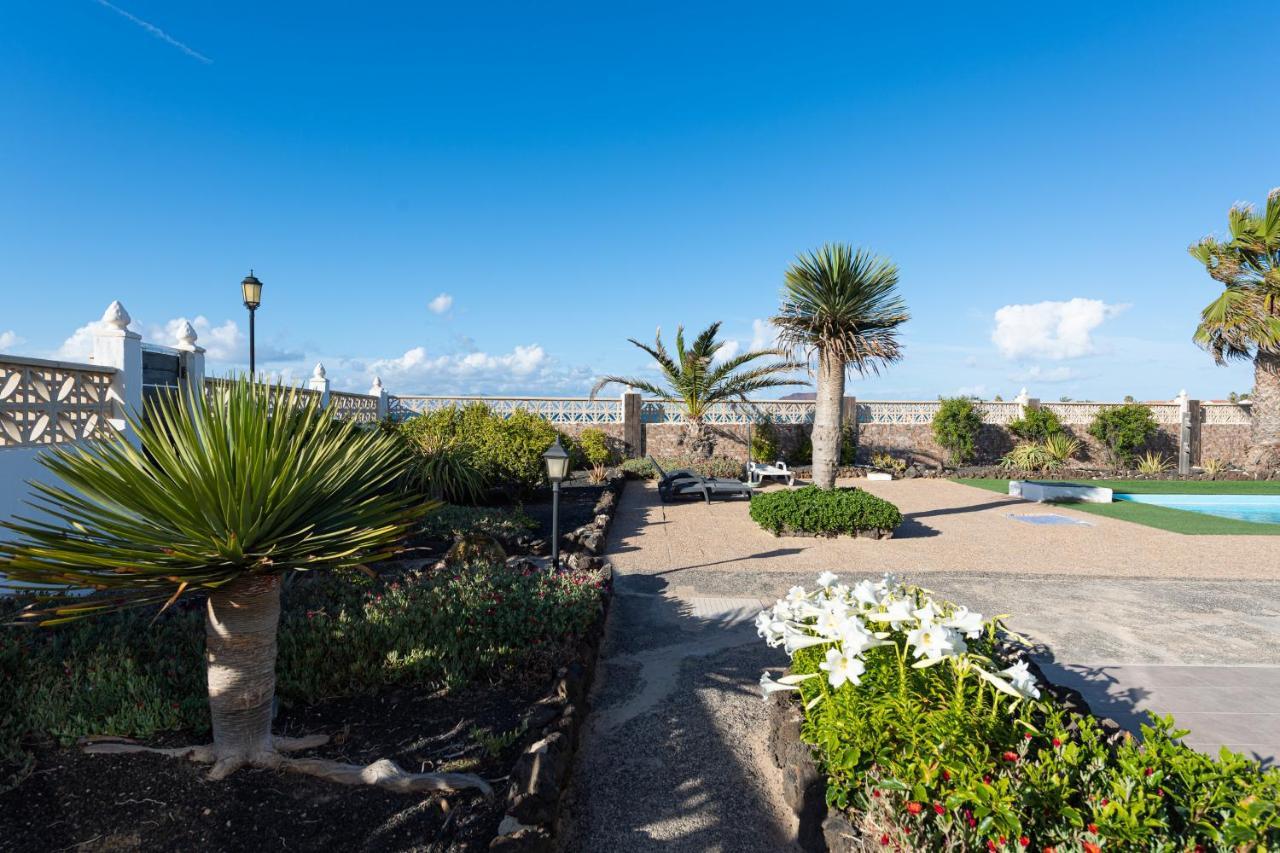Homeforguest Apartment With Pool And Terrace 1 Min From The Beach Corralejo Bagian luar foto