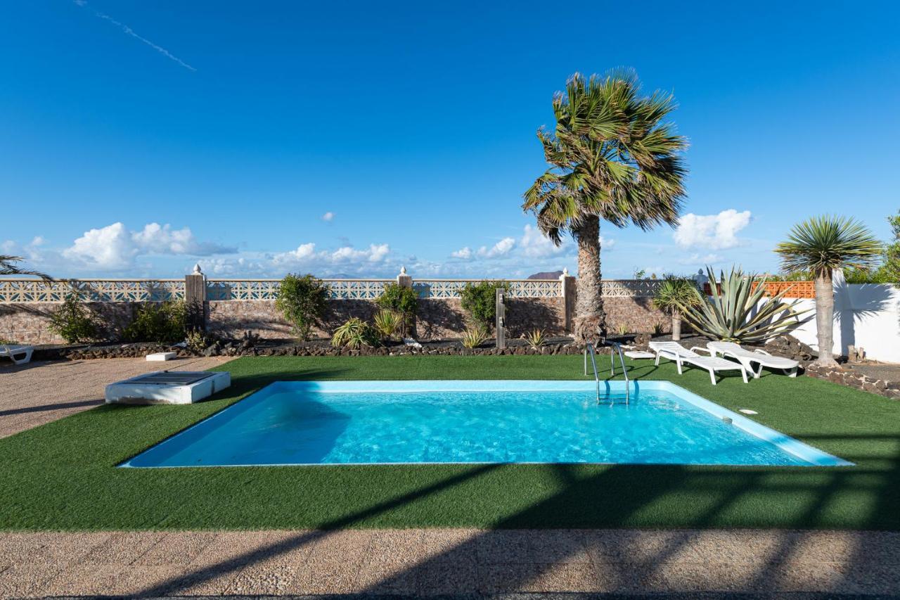 Homeforguest Apartment With Pool And Terrace 1 Min From The Beach Corralejo Bagian luar foto